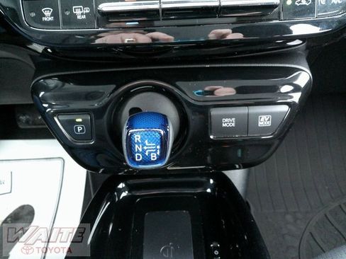 Used 2017 Toyota Prius Three image 17