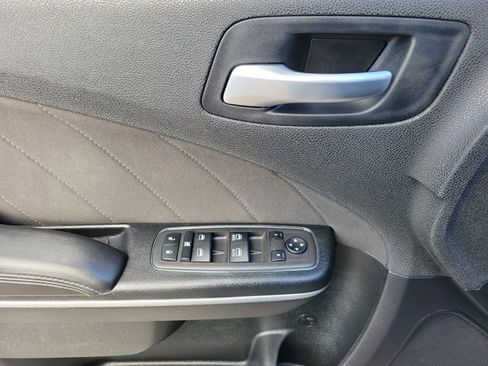 Used 2023 Dodge Charger SXT image 9