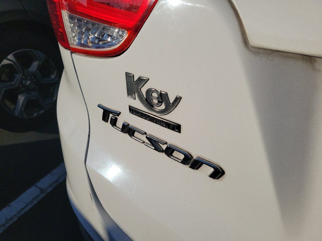 Used 2015 Hyundai Tucson GLS w/ Option Group 02 FWD image 14