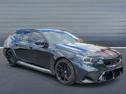 Used 2025 BMW M5 Touring AWD/4WD image 2
