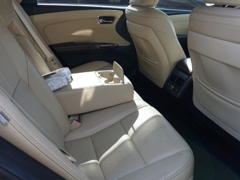 Used 2016 Toyota Avalon Limited image 8