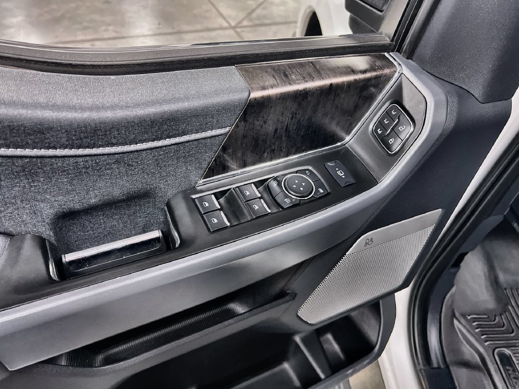 Used 2024 Ford F250 Lariat w/ Lariat Ultimate Package AWD/4WD image 16