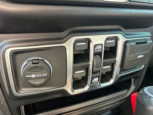 Used 2022 Jeep Gladiator Overland AWD/4WD image 25