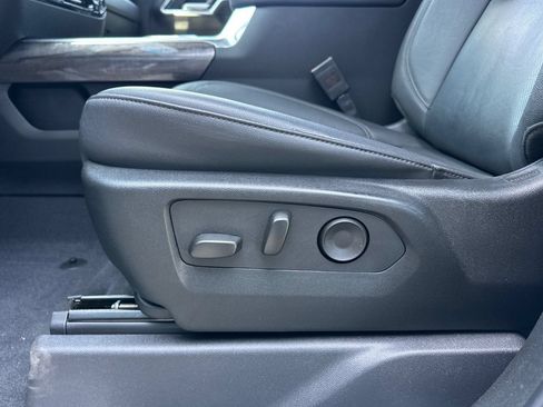 Used 2025 Chevrolet Silverado 2500 LTZ w/ LTZ Convenience Package AWD/4WD image 15