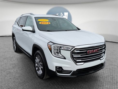 Used 2023 GMC Terrain SLT image 1