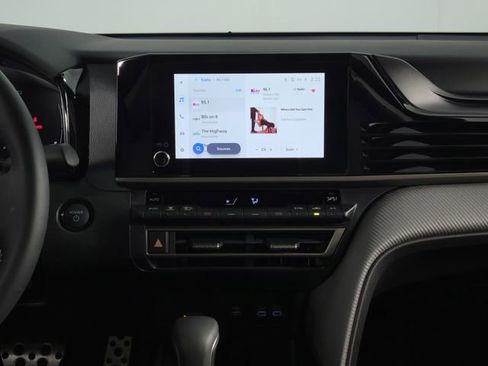 Used 2026 Toyota Camry SE image 22