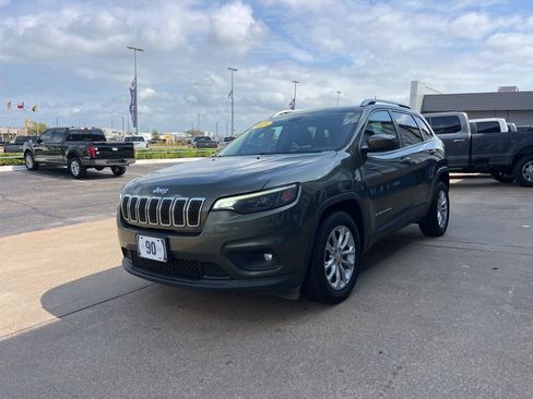Used 2019 Jeep Cherokee Latitude w/ Popular Appearance Group image 4