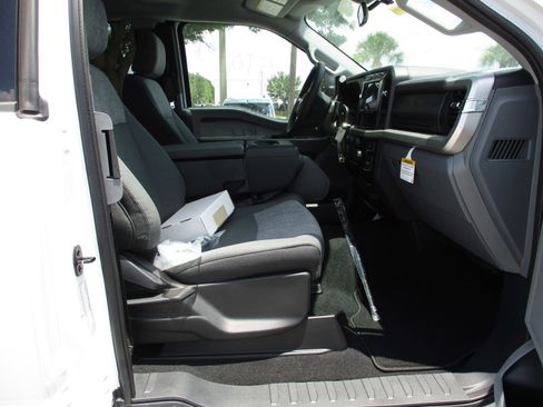 New 2023 Ford F550 2WD SuperCab Super Duty image 9