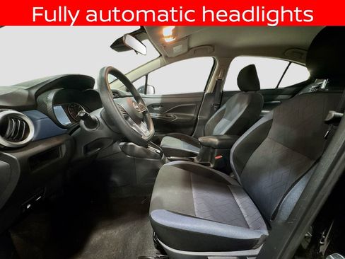 Used 2025 Nissan Versa SV FWD image 18