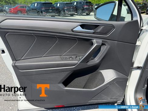 Used 2022 Volkswagen Tiguan SE image 18