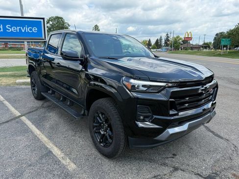 Certified 2025 Chevrolet Colorado Z71 w/ Midnight Edition AWD/4WD image 10