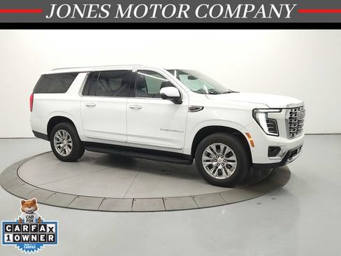 Used 2025 GMC Yukon XL Denali AWD/4WD image 1