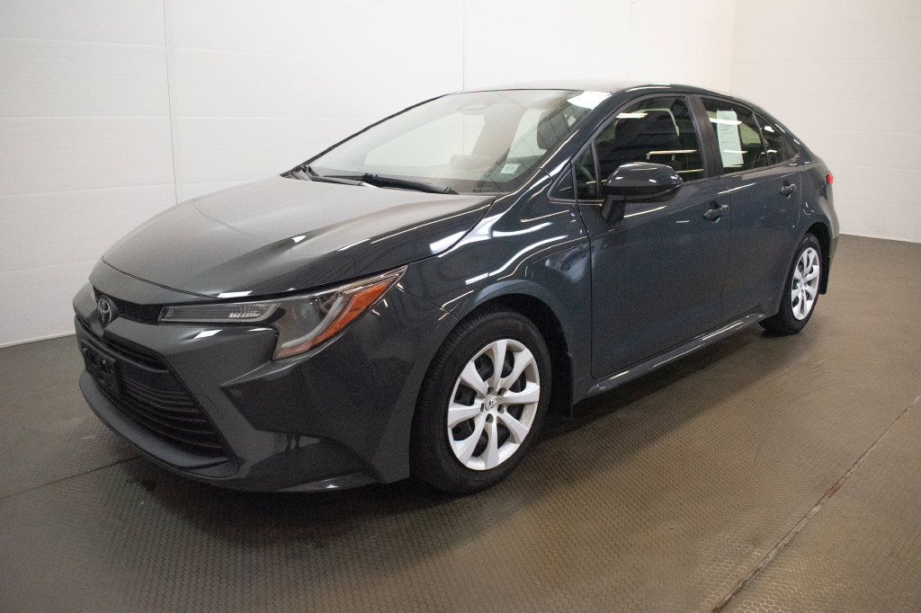 Used 2023 Toyota Corolla LE w/ Carpet Mat Package (TMS) FWD image 8