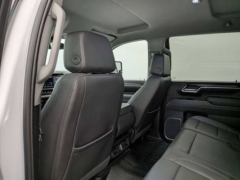 Used 2025 GMC Sierra 3500 SLT image 21