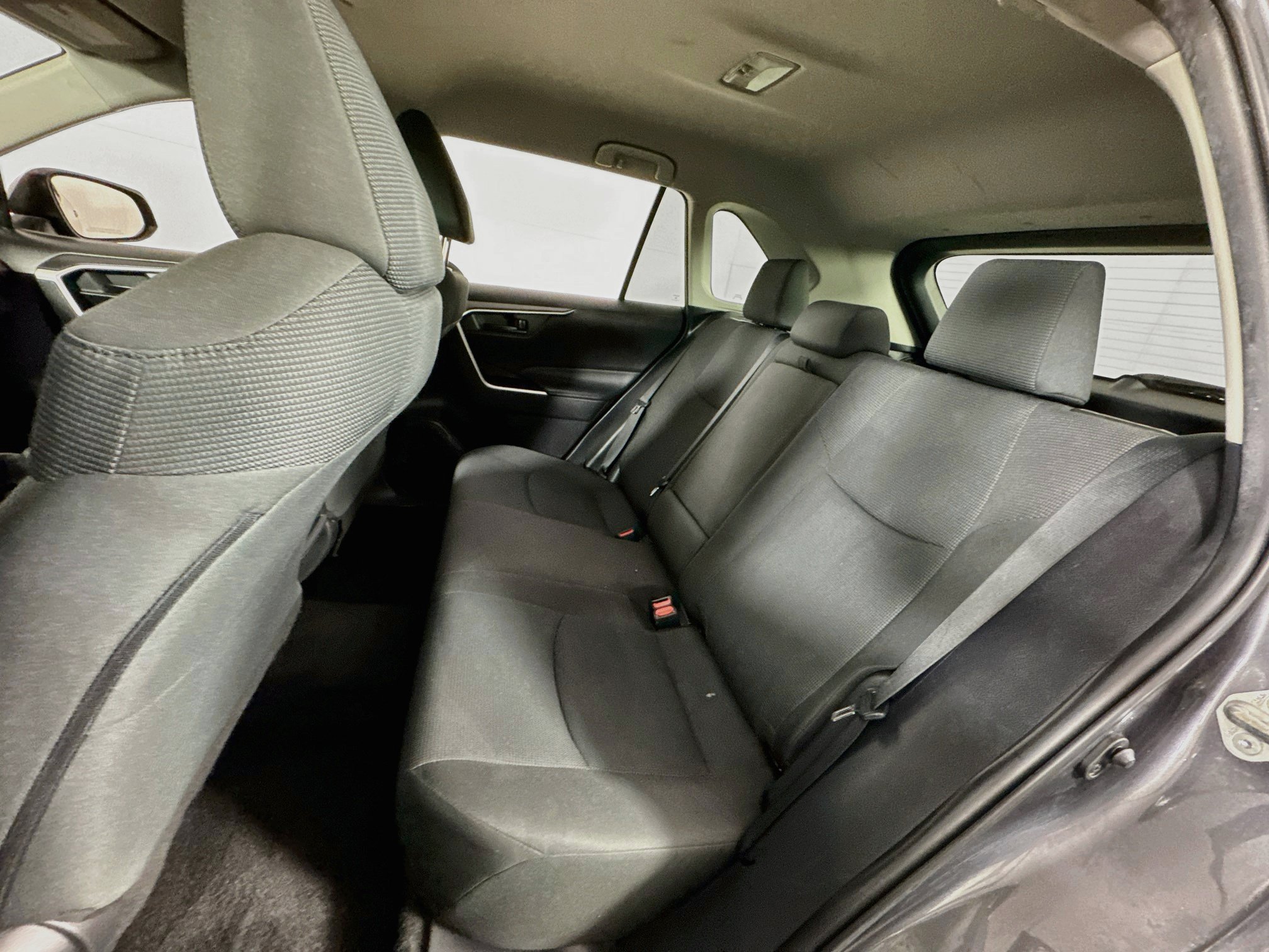Certified 2021 Toyota RAV4 LE AWD/4WD image 17