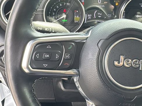 Used 2023 Jeep Wrangler Unlimited Sahara w/ Cold Weather Group AWD/4WD image 18