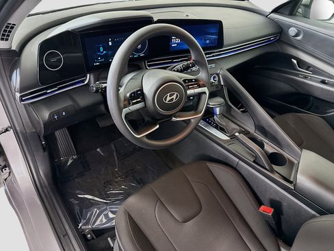 Used 2024 Hyundai Elantra SEL image 23