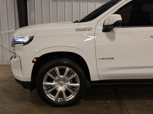 Used 2021 Chevrolet Tahoe High Country w/ Premium Package image 18