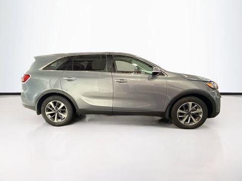 Used 2020 Kia Sorento LX image 5