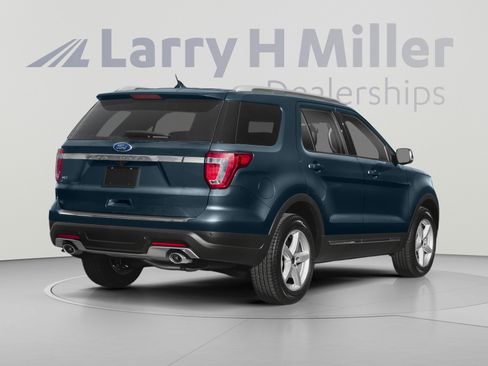 Used 2019 Ford Explorer XLT w/ Equipment Group 201A AWD/4WD image 3