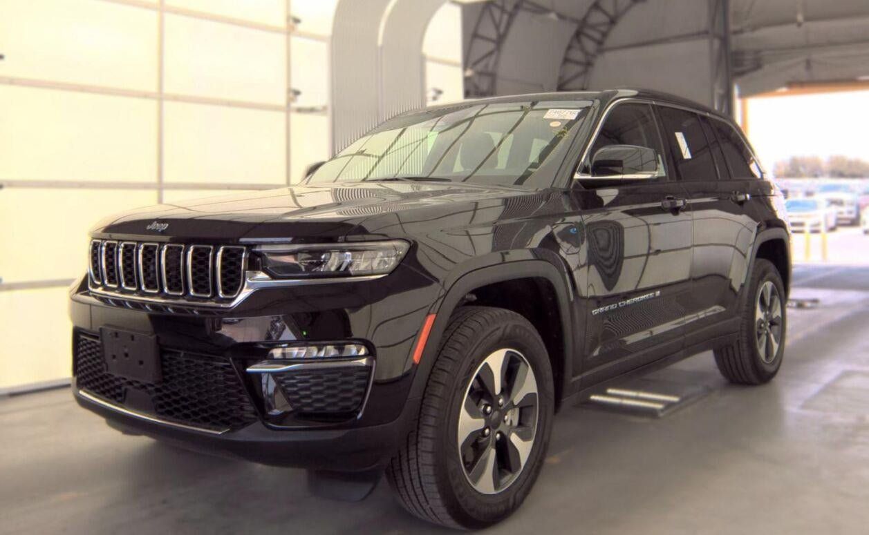 Used 2022 Jeep Grand Cherokee Limited 4xe AWD/4WD image 2