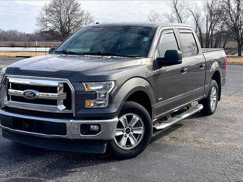 Used 2017 Ford F150 XLT image 2