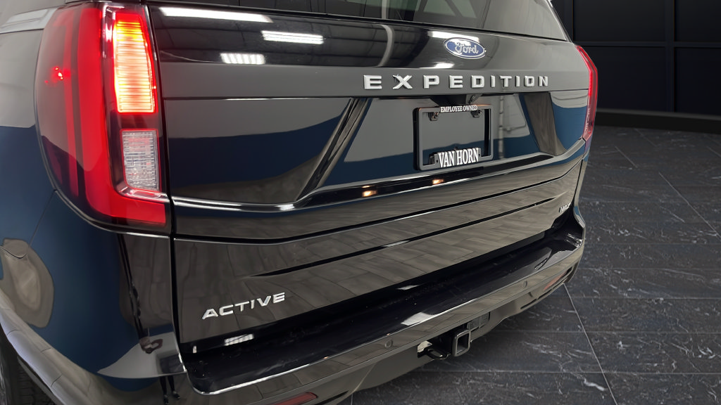 Used 2025 Ford Expedition Max Active AWD/4WD image 41