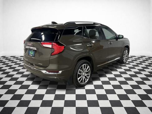 Used 2023 GMC Terrain Denali w/ Denali Premium Package image 9