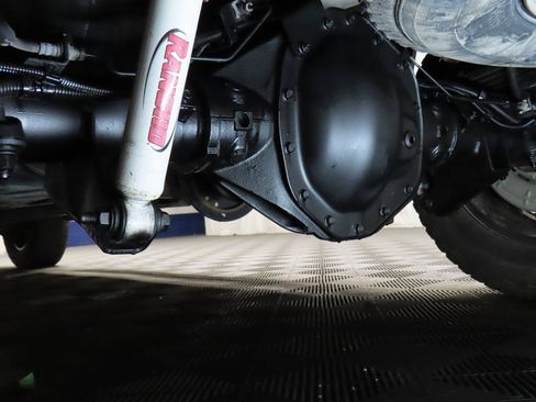 Used 2024 Chevrolet Silverado 2500 LT w/ Midnight Edition image 9