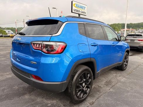 Used 2022 Jeep Compass Latitude w/ Sun and Sound Group AWD/4WD image 4