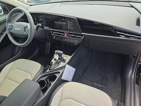 New 2026 Kia Niro SX Touring FWD image 12