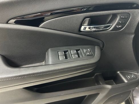 Used 2021 Honda Pilot Touring image 18