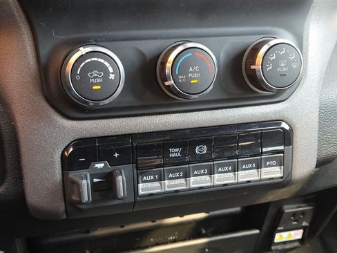 Used 2021 RAM 5500 Tradesman w/ Chrome Appearance Group image 29