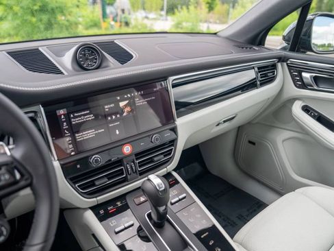 New 2026 Porsche Macan AWD/4WD image 16