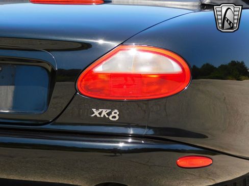Used 1998 Jaguar XK8 Convertible image 12