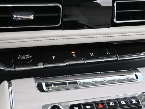 Used 2025 Lincoln Aviator Reserve w/ Equipment Group 201A image 23