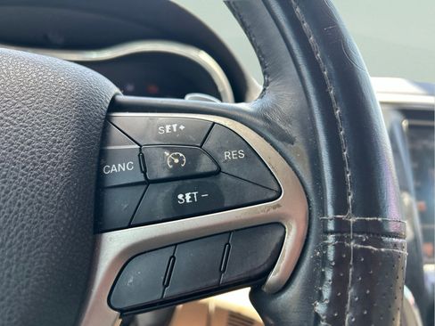 Used 2015 Jeep Grand Cherokee Limited RWD image 15