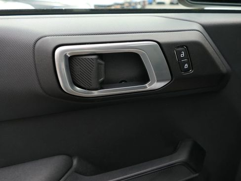 Used 2025 Ford Bronco 4-Door image 15