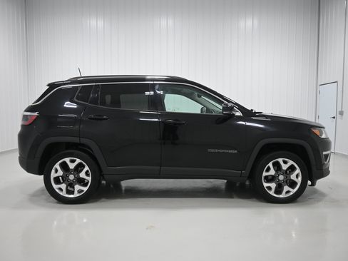 Used 2018 Jeep Compass Limited w/ Navigation Group AWD/4WD image 36