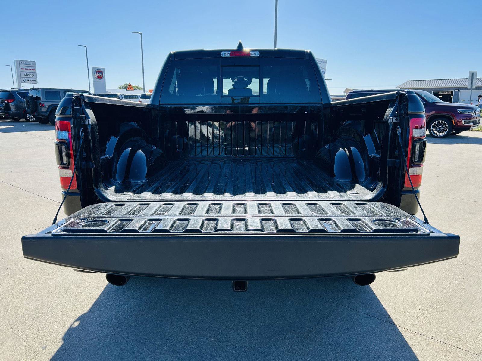 Used 2023 RAM 1500 Laramie AWD/4WD image 29