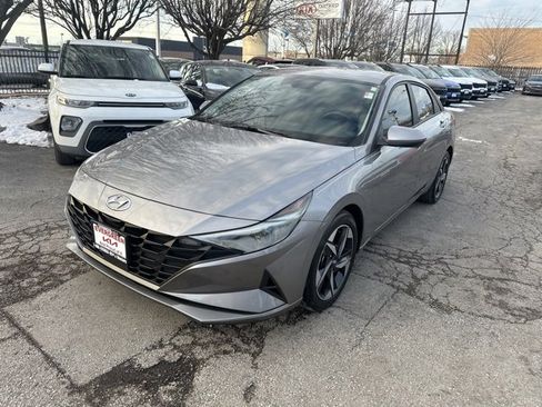 Used 2023 Hyundai Elantra SEL w/ Convenience Package image 1
