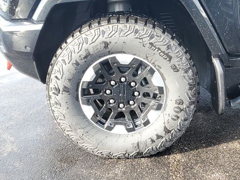 Used 2024 GMC Hummer EV 2X w/ Extreme Off-Road Package AWD/4WD image 9