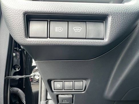 New 2027 Toyota Prius LE FWD image 30