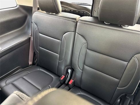 Used 2022 GMC Acadia Denali w/ Denali Ultimate Package image 10