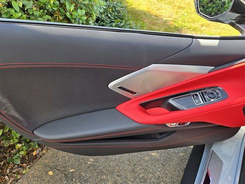 Used 2021 Chevrolet Corvette Stingray Preferred Cpe w/ Z51 Performance Package image 13