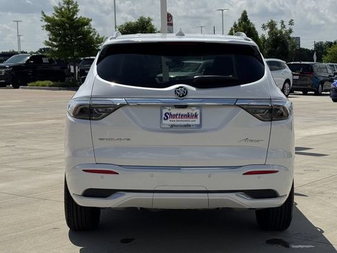 Used 2023 Buick Enclave Avenir FWD image 5