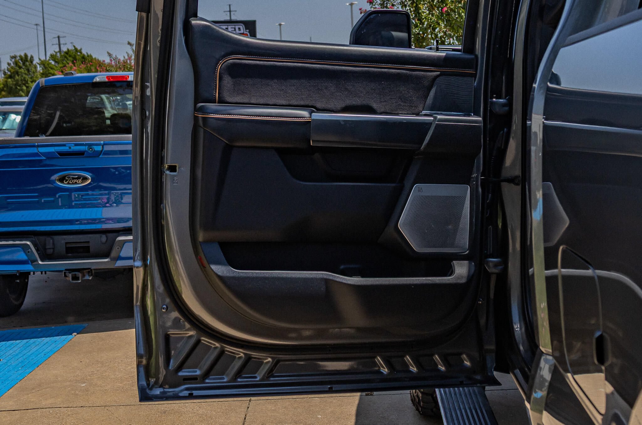 Used 2024 Ford F250 Platinum w/ Tremor Off-Road Package AWD/4WD image 39