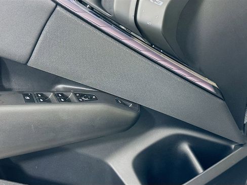 Used 2025 BMW X3 xDrive30i w/ Convenience Package image 18