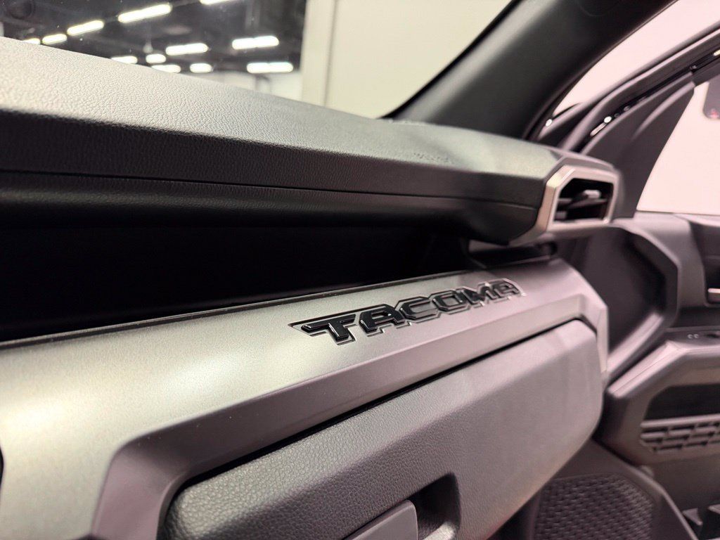 Used 2025 Toyota Tacoma TRD Off-Road AWD/4WD image 52