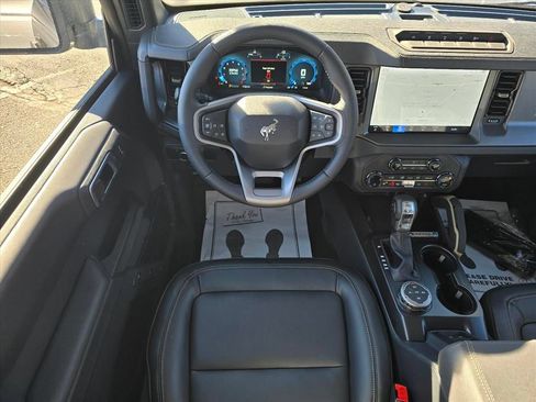 New 2025 Ford Bronco Badlands w/ Sasquatch Package AWD/4WD image 13